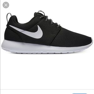 Nike Roshe Run Tennis Shoes